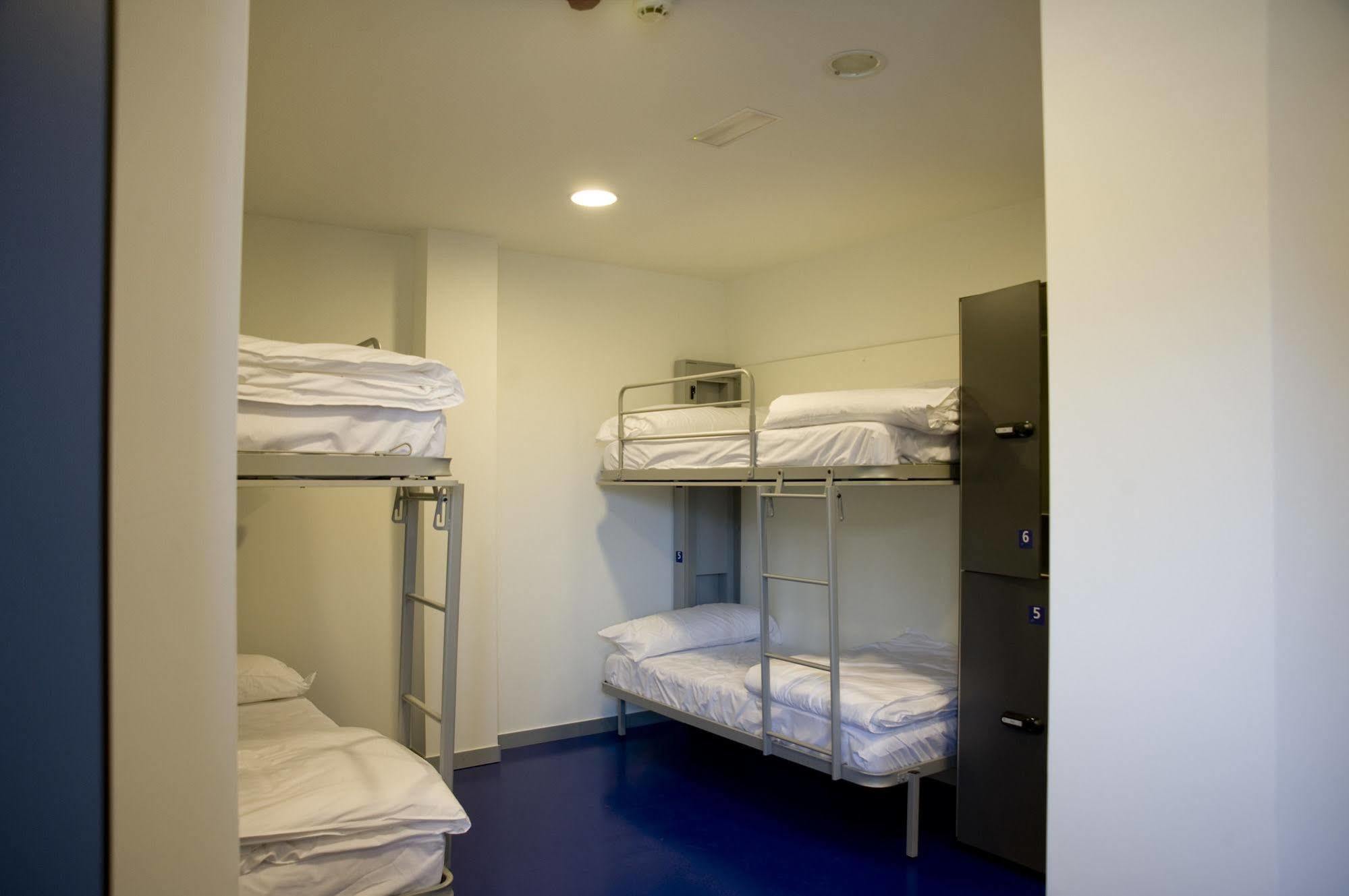 Bbk Bilbao Good Hostel Kültér fotó