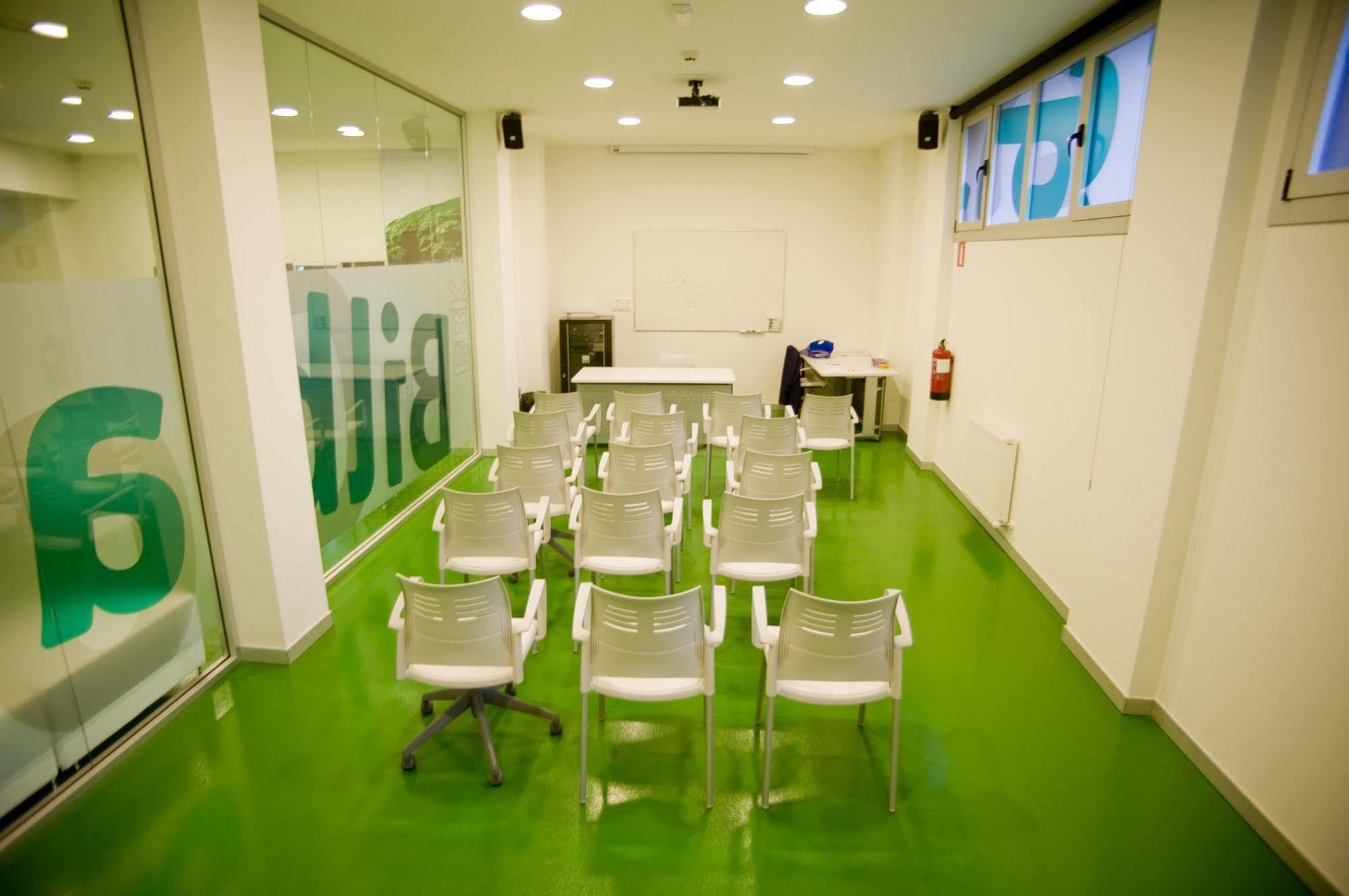 Bbk Bilbao Good Hostel Kültér fotó