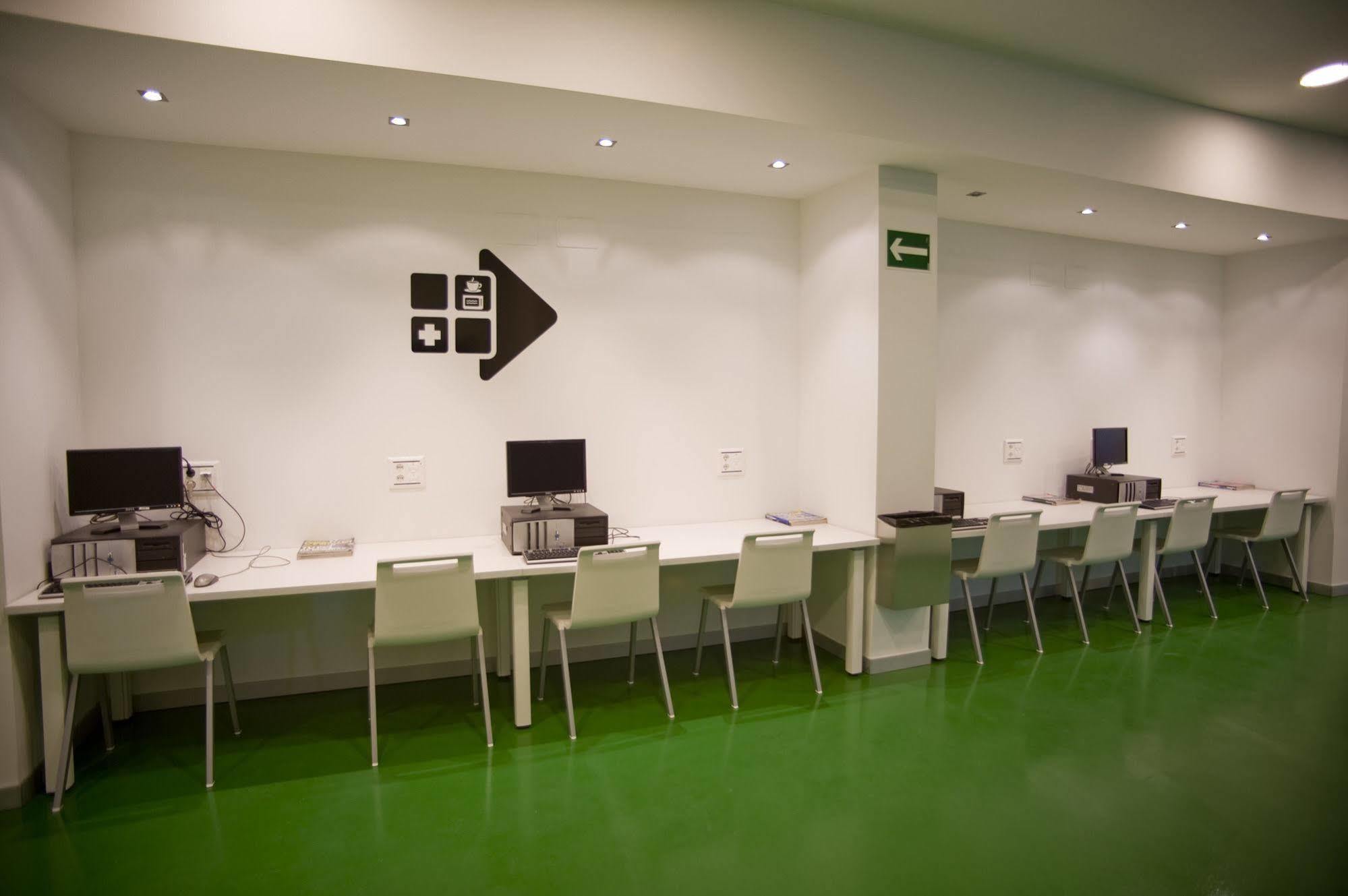 Bbk Bilbao Good Hostel Kültér fotó